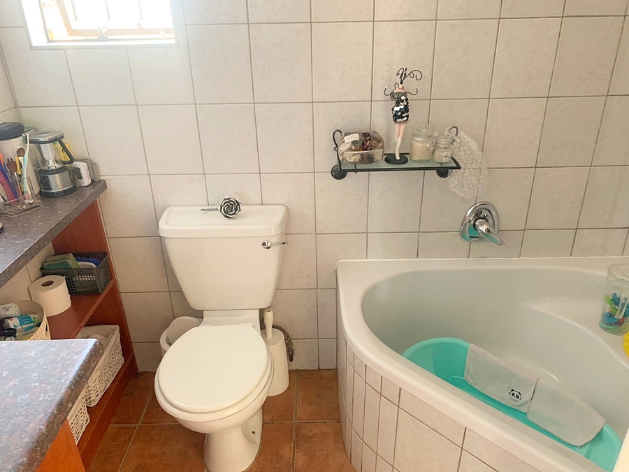 To Let 3 Bedroom Property for Rent in Langenhovenpark Free State